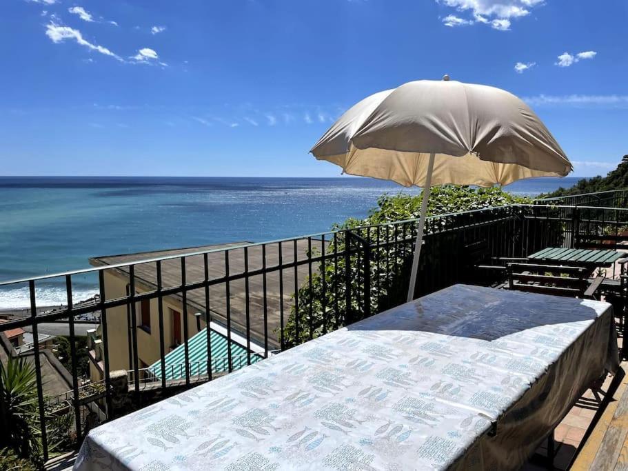 Ocean View Villa With Fast Wi-Fi And Elevator To Town Леванто Екстериор снимка